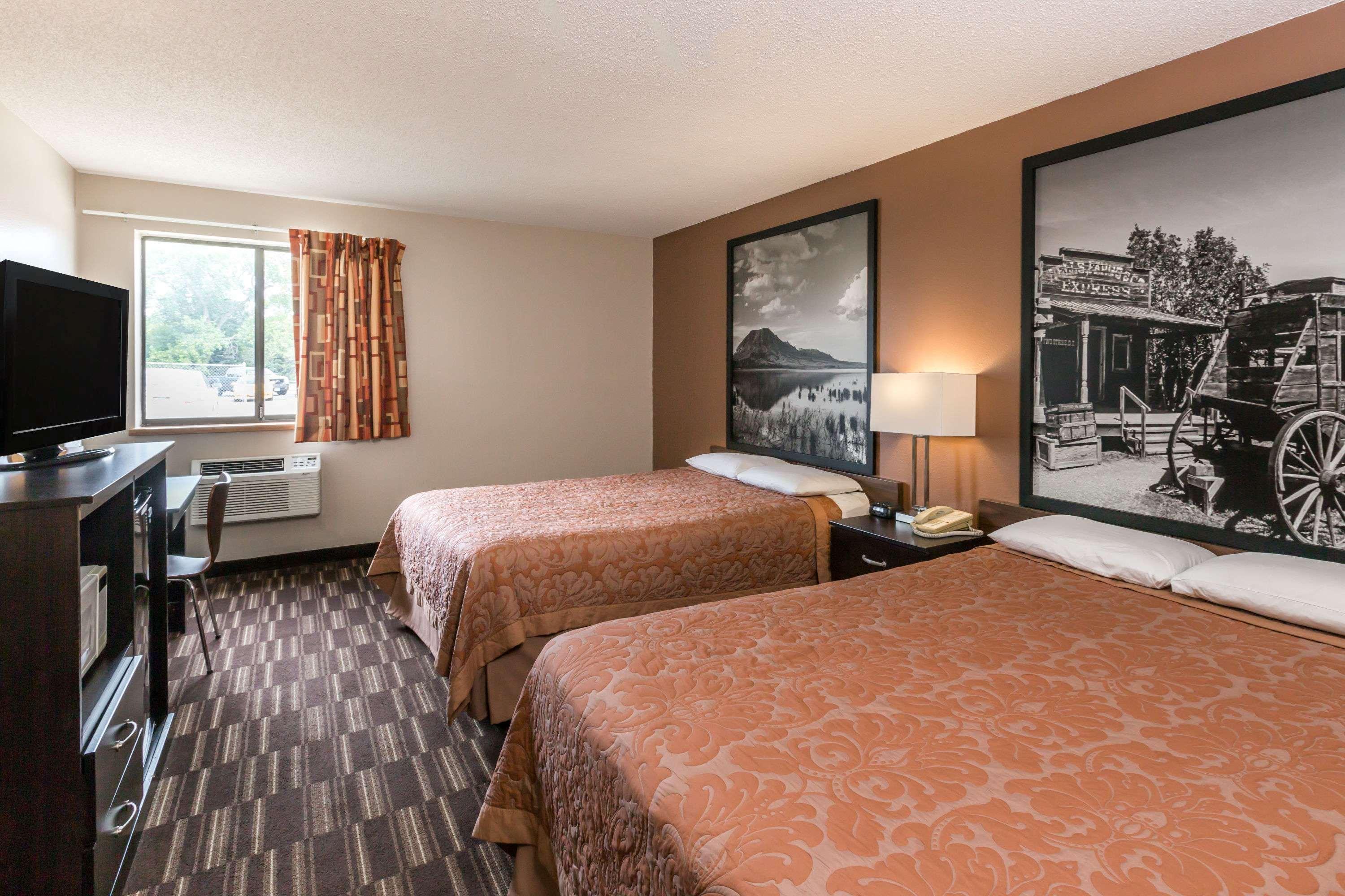 Hotel Super 8 By Wyndham Madison Exterior foto